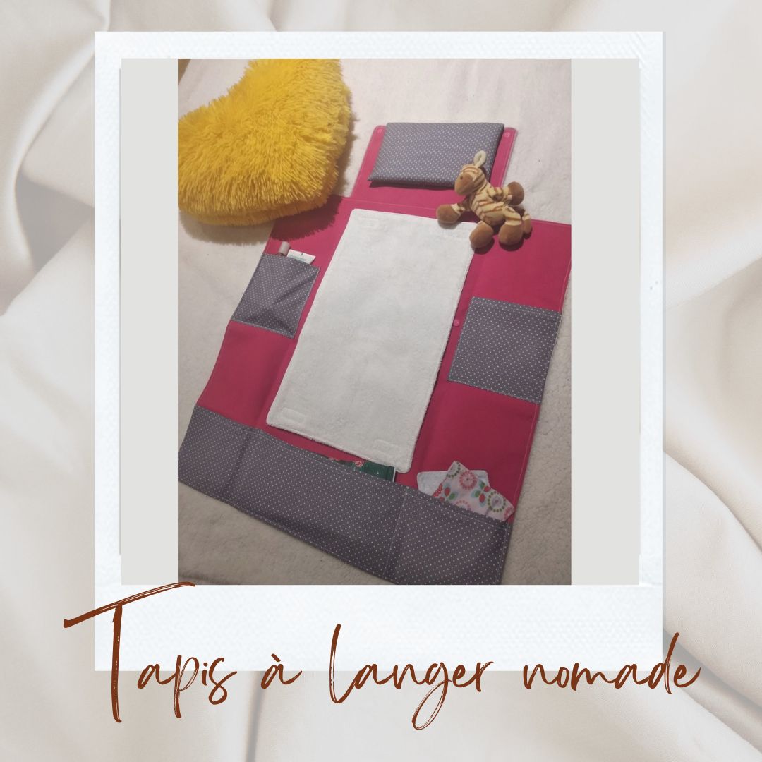 Tapis a langer nomade gris et rose